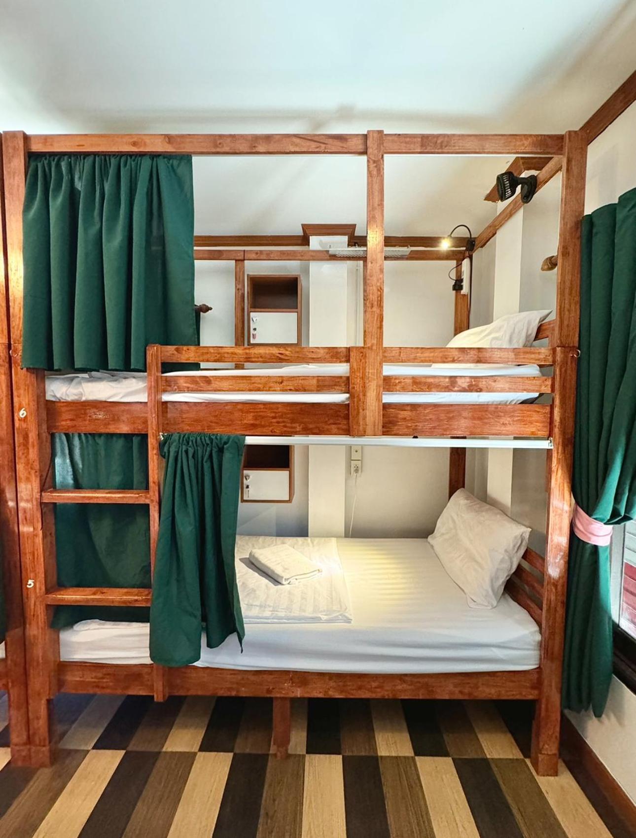 Propaganda Hostel Пханган Экстерьер фото